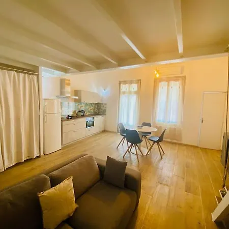 Suzon Petit Loft Terrasse Et Clim Cote Mairie Апартаменты
