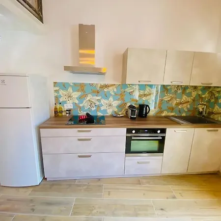 Suzon Petit Loft Terrasse Et Clim Cote Mairie * Sète
