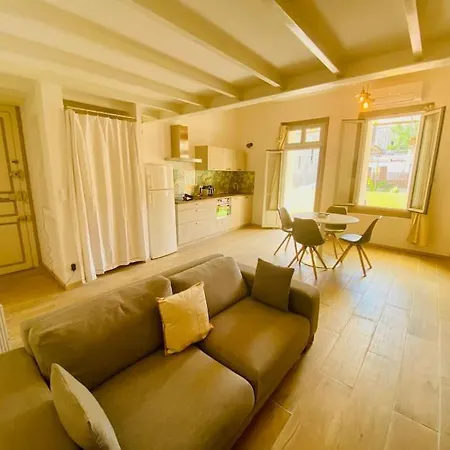 Suzon Petit Loft Terrasse Et Clim Cote Mairie * Sete
