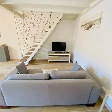 Suzon Petit Loft Terrasse Et Clim Cote Mairie Apartment
